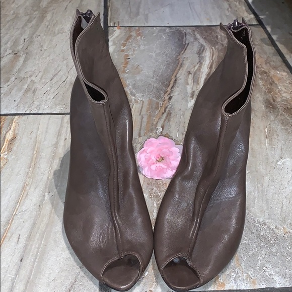 Brown Minelli Peekaboo Toe Ankle Boots